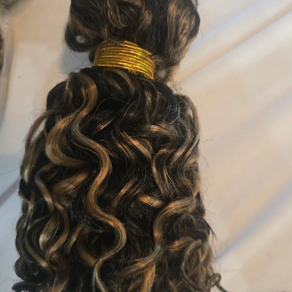 Sew in Synthetic Hair Extensions Brown and Blonde - Picture 4 of 4